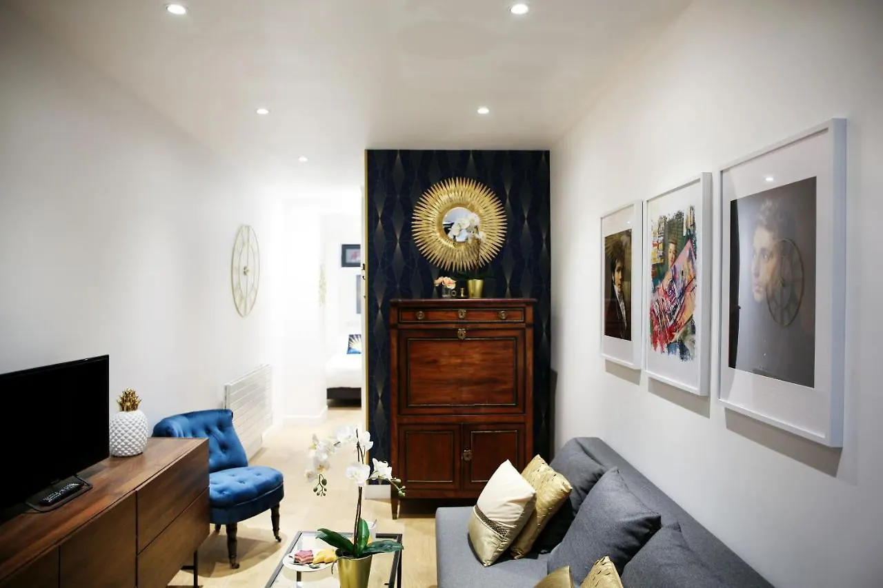 Big Studio Close To Montorgeuil Local Commercial Apartment Paris