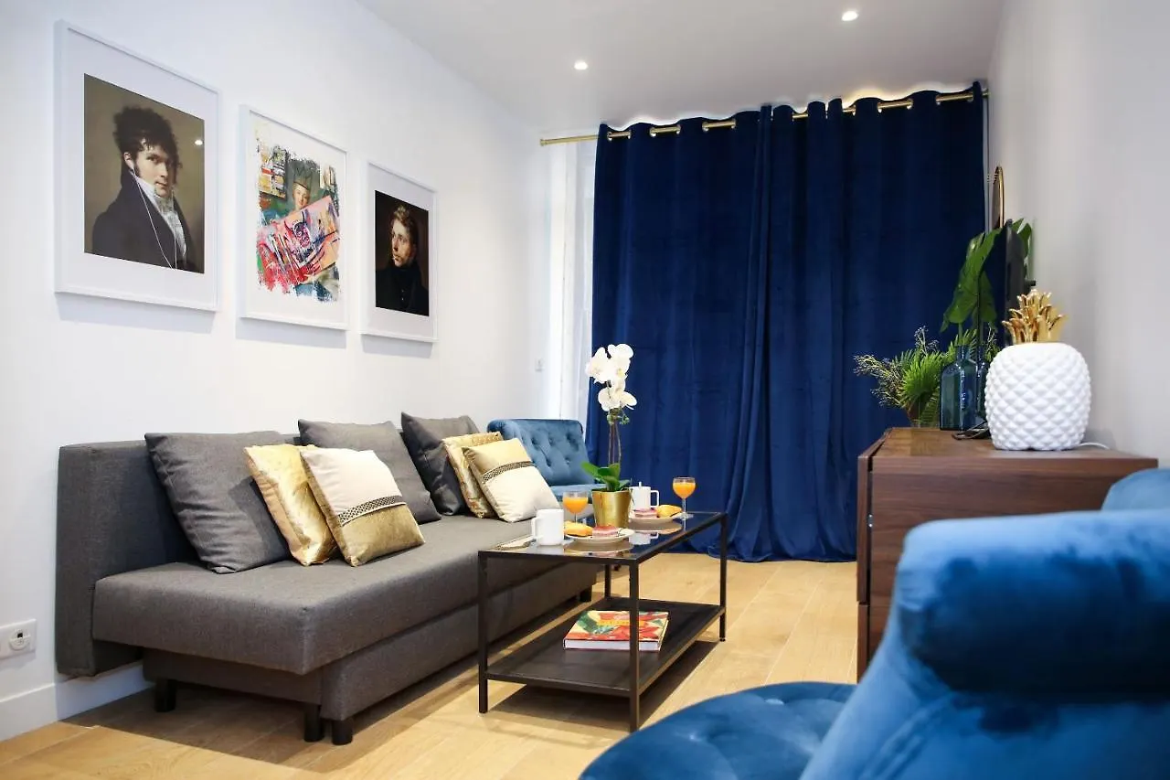 Big Studio Close To Montorgeuil Local Commercial - Ponceaubis contacts