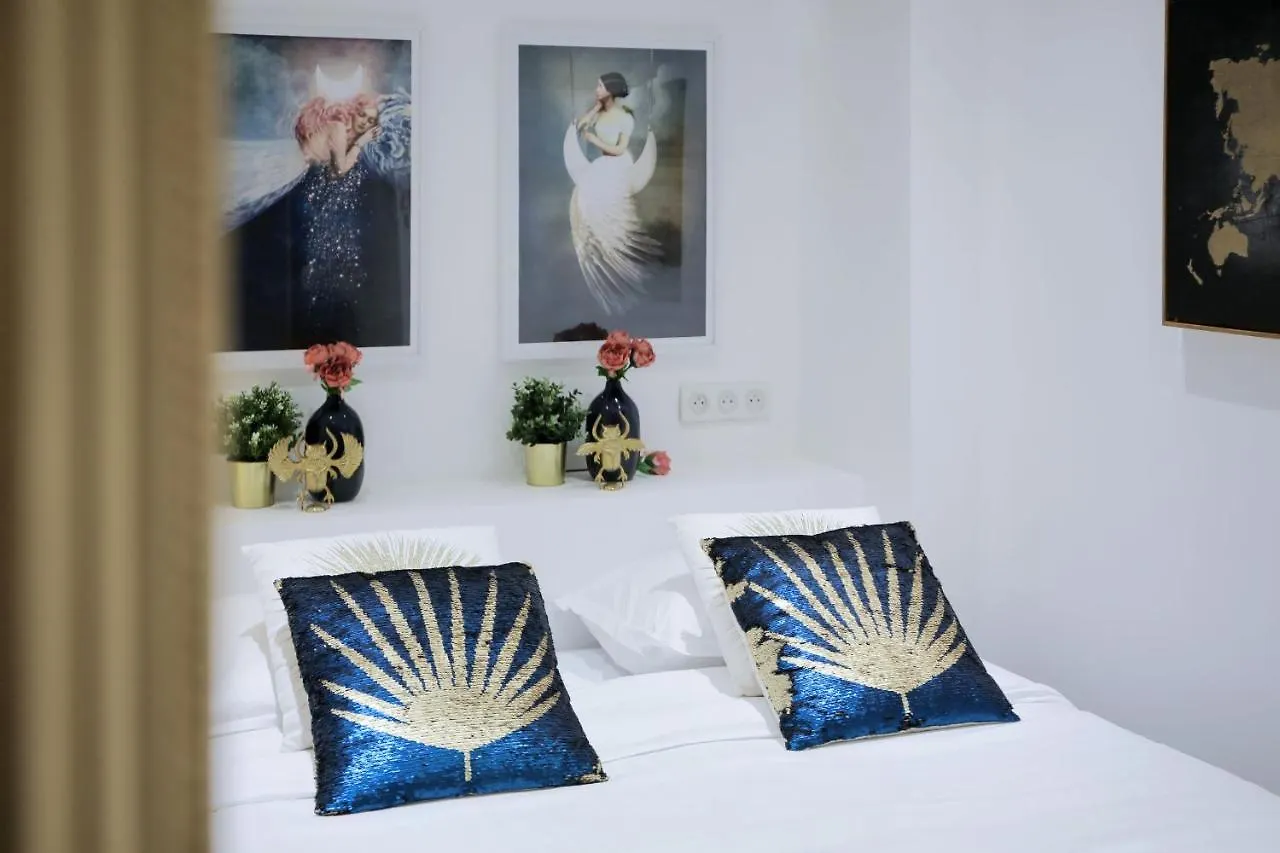 Big Studio Close To Montorgeuil Local Commercial Apartment Paris France