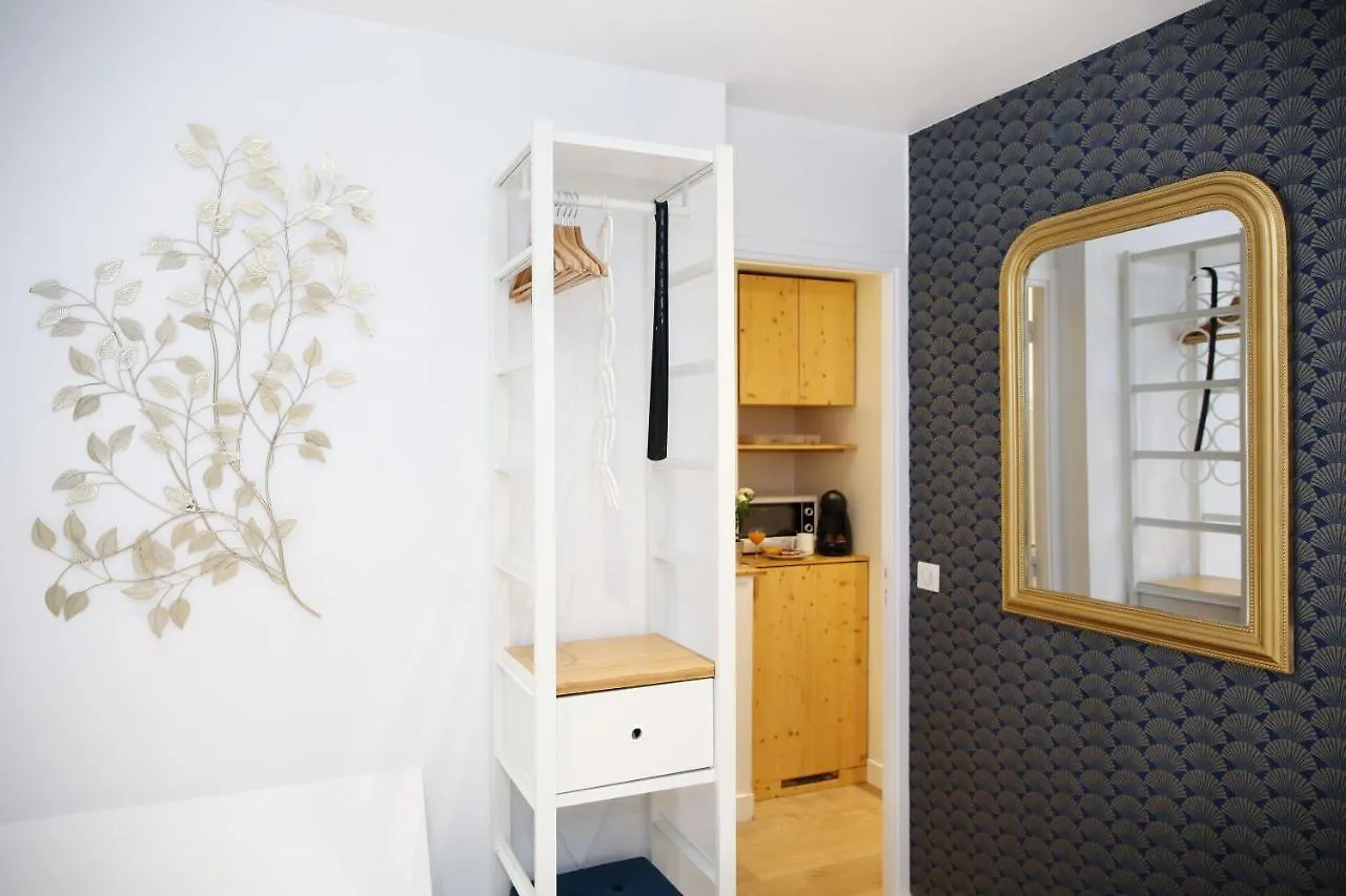 Big Studio Close To Montorgeuil Local Commercial Apartment Paris